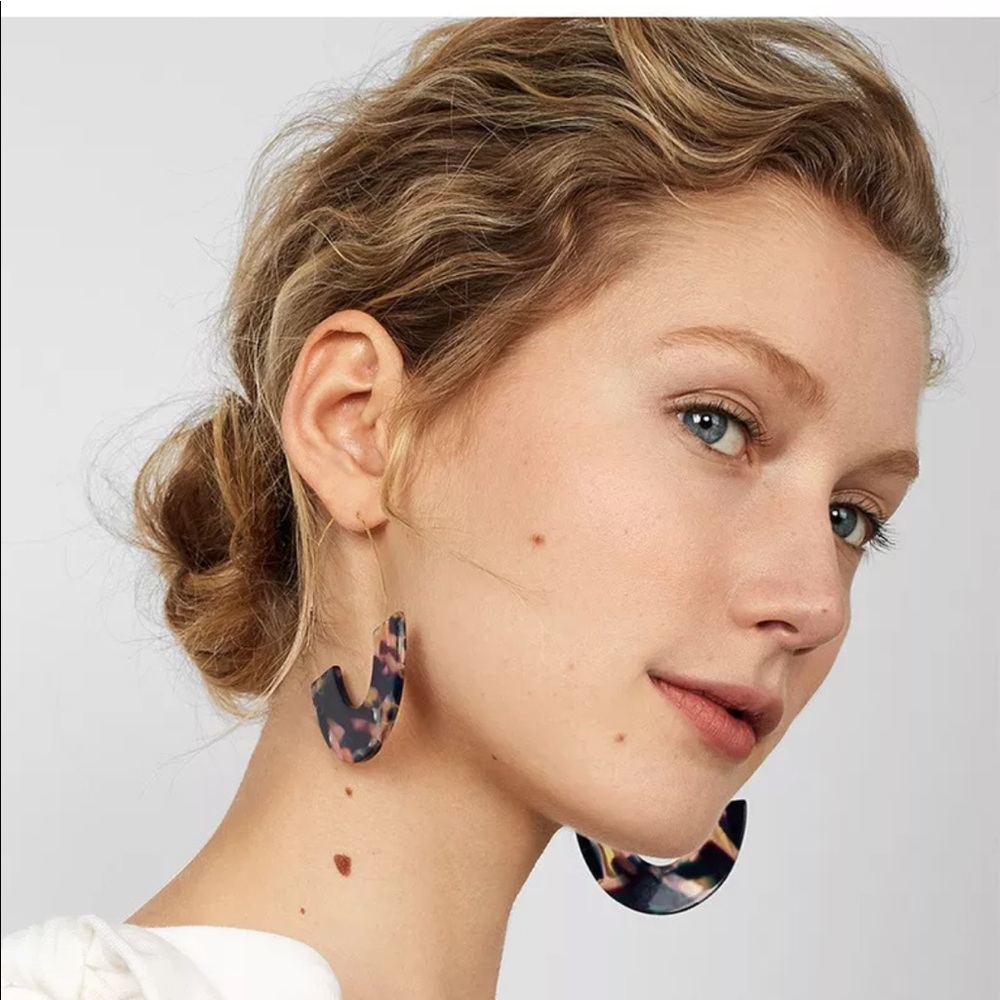 Geometric Dangle Earrings (Bloggers Favorite) - Picture 2 of 4